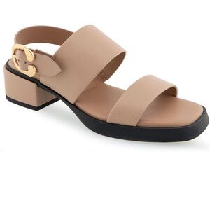 NWT AEROSOLES Beige Sandals with Gold Buckle Size 9W